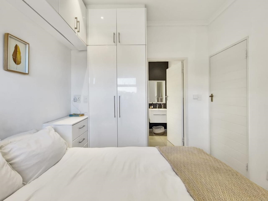 1 Bedroom Property for Sale in Vredehoek Western Cape